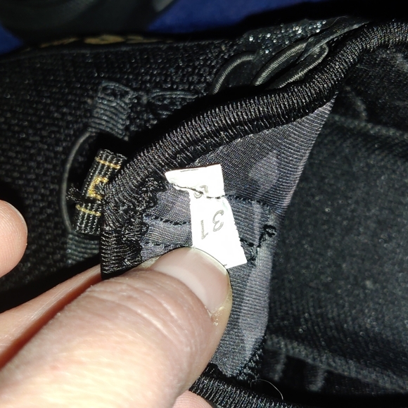 ***Unisex Black Sneakers 13 Toddlers - Picture 4 of 5